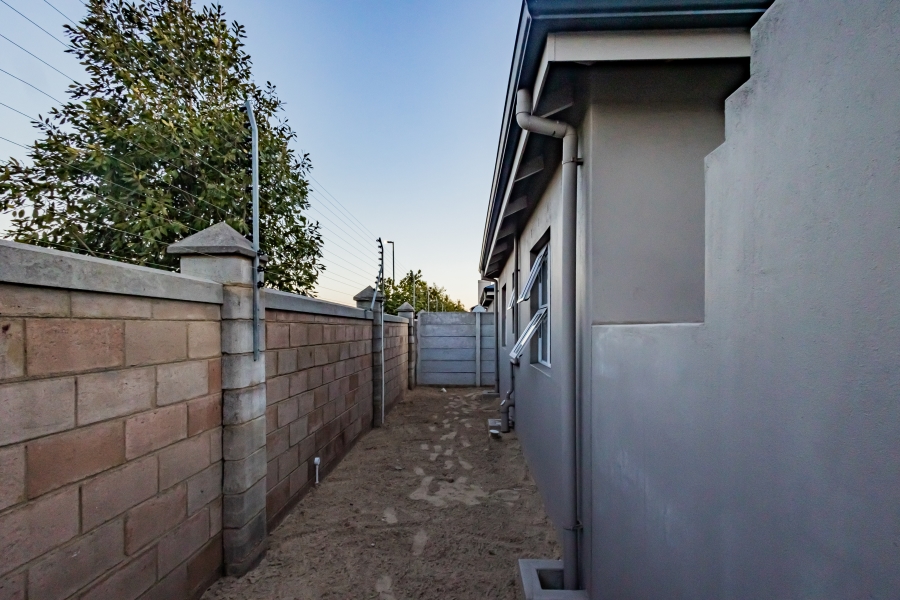 3 Bedroom Property for Sale in Windsor Park Estate Western Cape